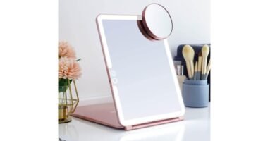 Espejo de maquillaje de viaje plegable LED y pantalla táctil