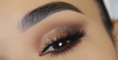 maquillaje dorado de noche