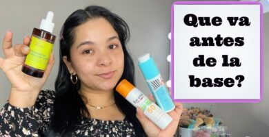 ¿Qué se pone en la cara antes de la base de maquillaje?
