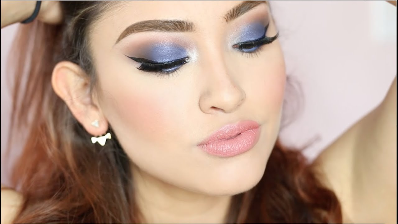 maquillaje waterproof para maquillaje para invitadas con vestido azul